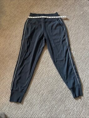 Athleta VeniceJoggers with White Side Piping